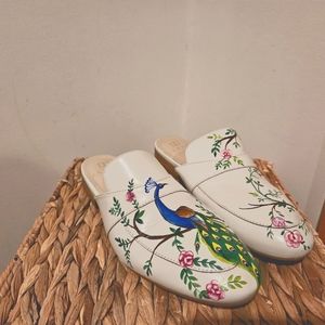 SPRING SPRING Lovely Alepel Handpainted Peacock/Floral Design Leather Mule 38